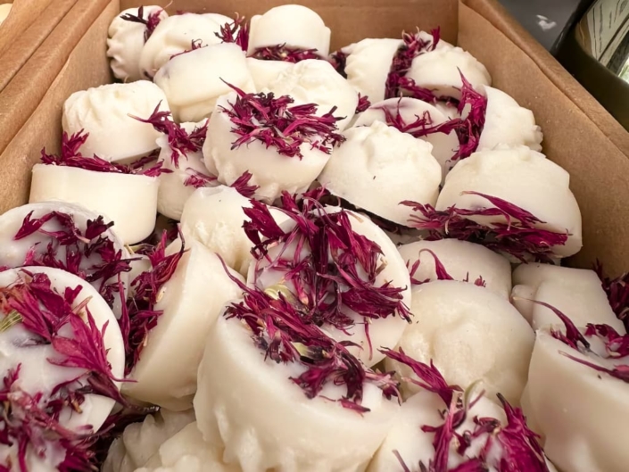 wax melts purple petals-1024px768px-web